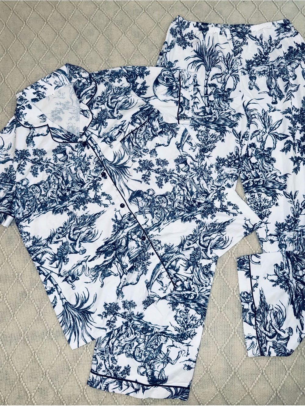 SHEIN Women’s White and Navy Toile Pajama Set L